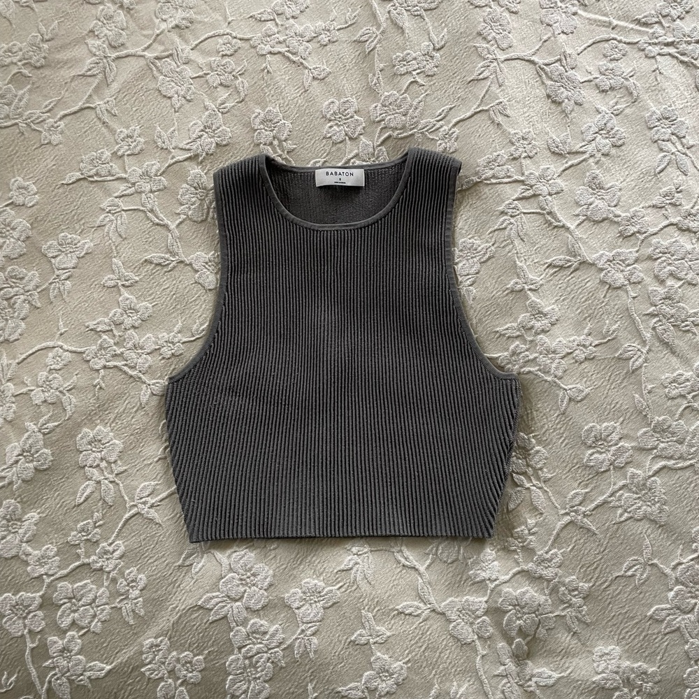 Aritzia Sculpted Knit Racer Cropped Tank